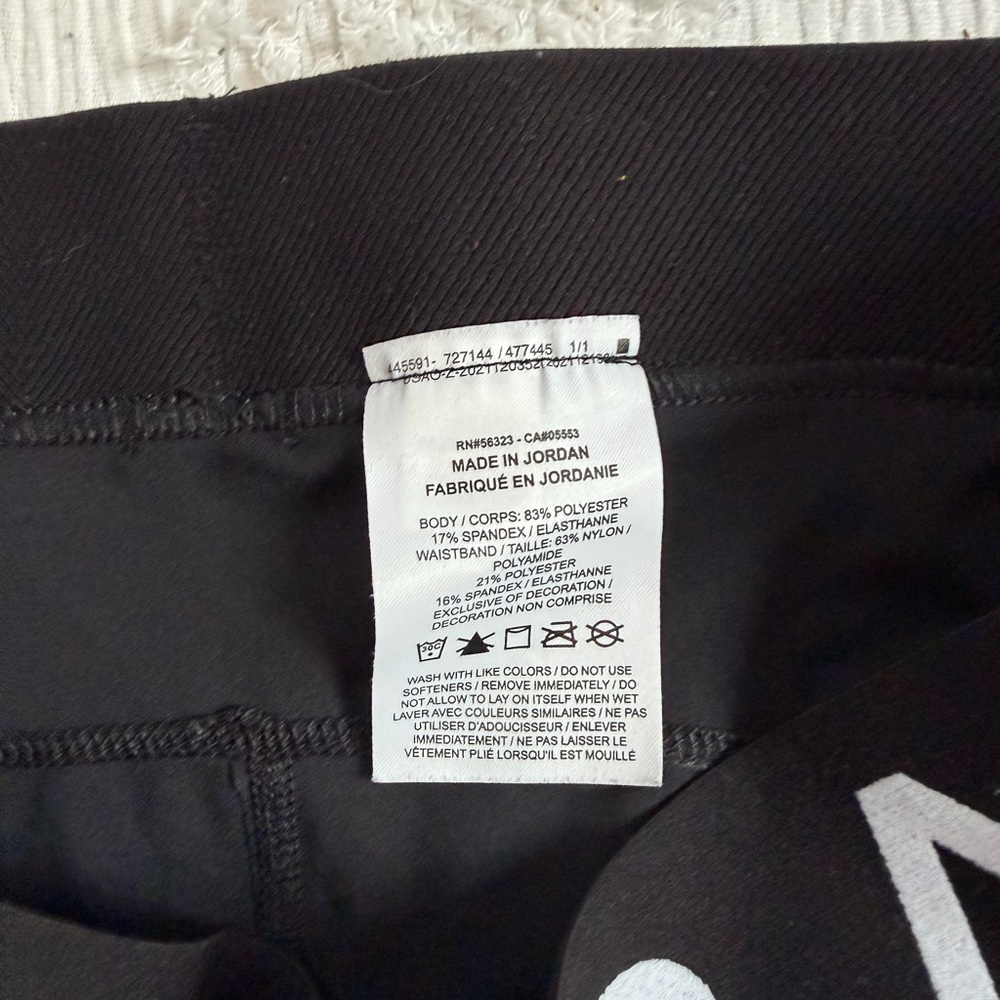 Nike Pro Black Women's Athletic Shorts - Picture 2 of 5